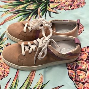 Seychelles Size 7 women’s sneakers.